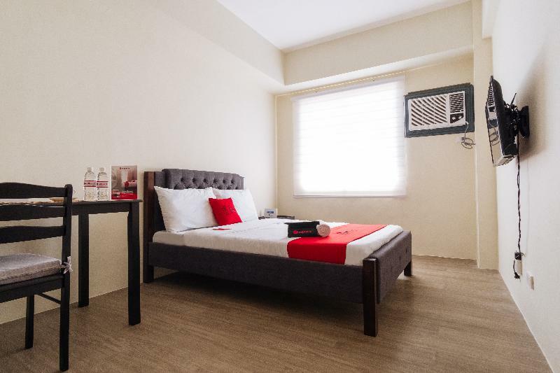 Reddoorz Premium @ Vista Heights Legarda Hotel Manila Bagian luar foto